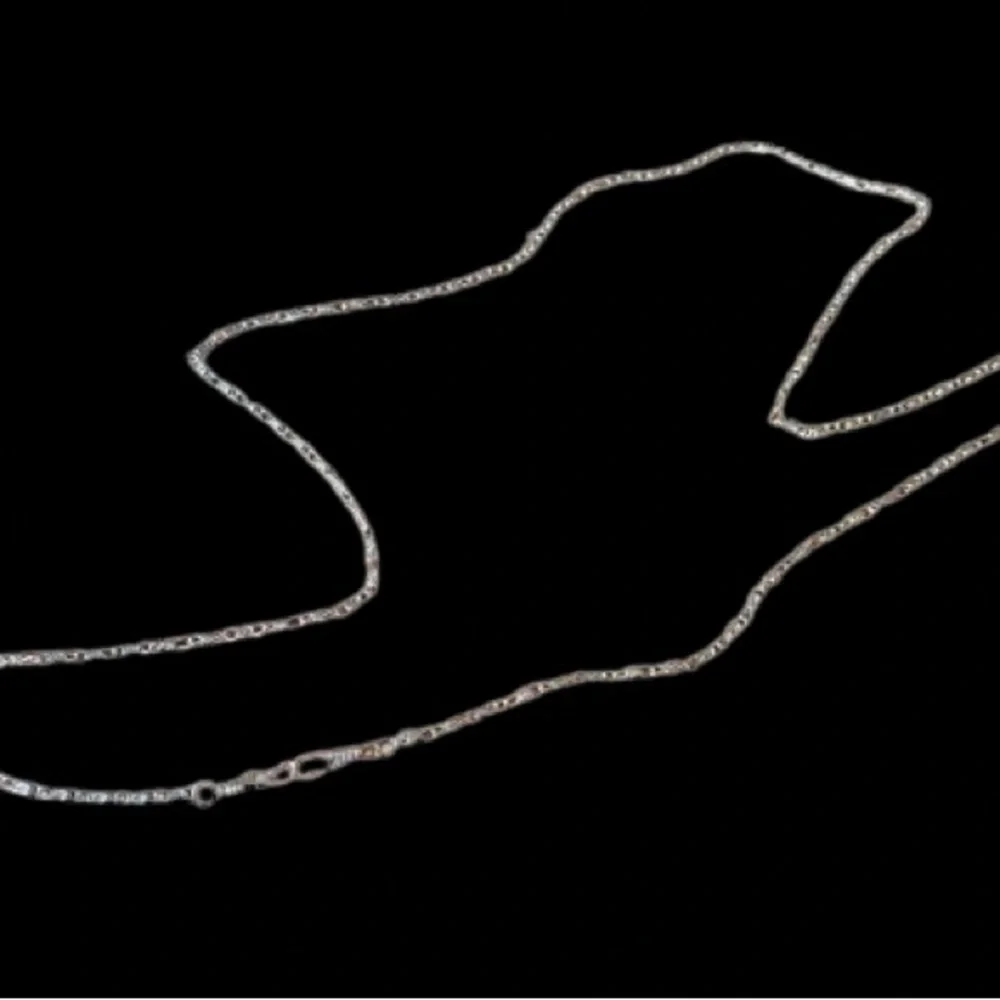 😊Bundle 2 or More for 50% off+$4.99 Shipping! 
Vintage 48” Silver Chain Necklace - Picture 3 of 5